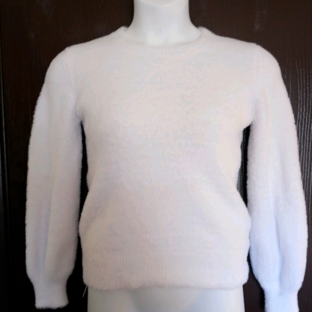 Tahari sweater